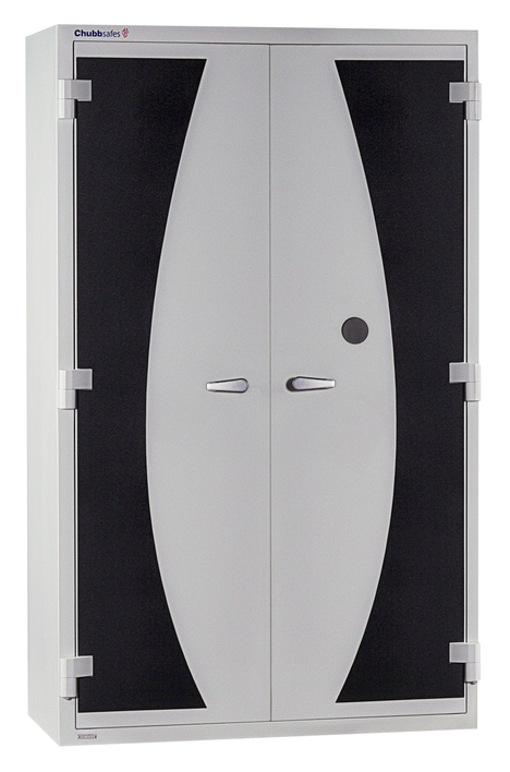 Chubbsafes&#x20;DPC&#x20;size&#x20;670&#x20;closed